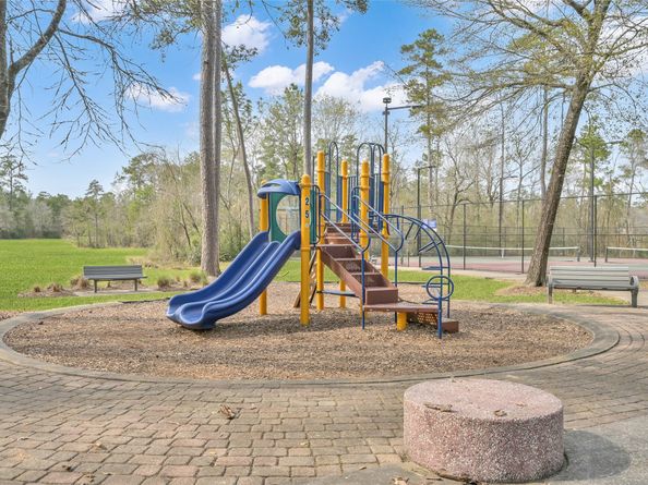 22 ALMOND BRANCH Place, The Woodlands TX 77382