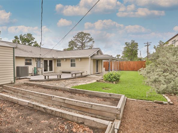 2427 Willowby Drive, Houston TX 77008