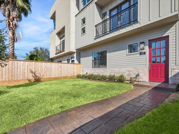 3104 Eunice Street, Houston TX 77009