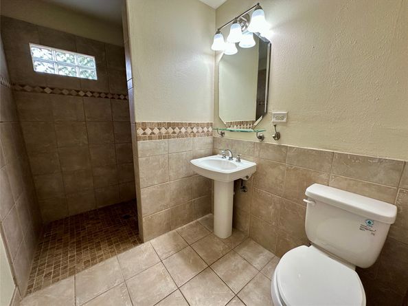 1910 Lakeville Drive, Houston TX 77339