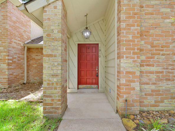 1910 Lakeville Drive, Houston TX 77339