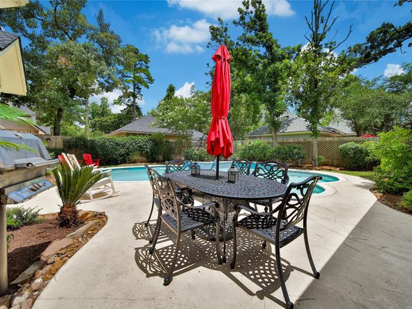11 Outervale Place, The Woodlands TX 77381