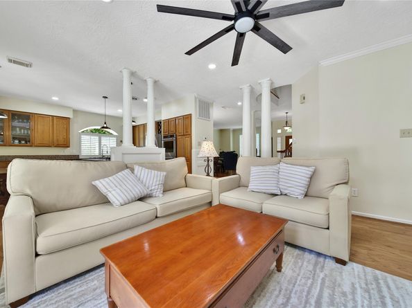 11 Outervale Place, The Woodlands TX 77381