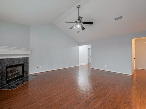 31 Shimmer Pond Place, Conroe TX 77385