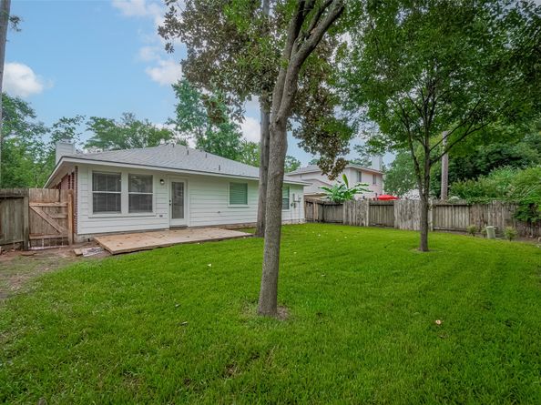 31 Shimmer Pond Place, Conroe TX 77385