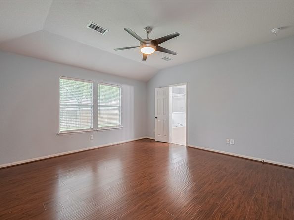 31 Shimmer Pond Place, Conroe TX 77385
