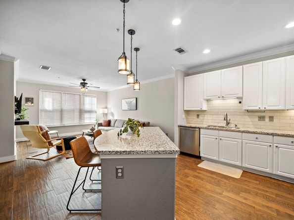 1711 Old Spanish Trail 114, Houston TX 77054