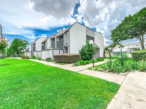 5052 Glenmont Drive F6, Houston TX 77081