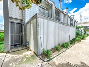 5052 Glenmont Drive F6, Houston TX 77081