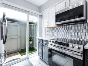 5052 Glenmont Drive F6, Houston TX 77081
