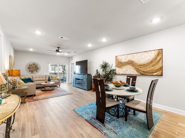 6804 Westview Drive 2201, Houston TX 77055