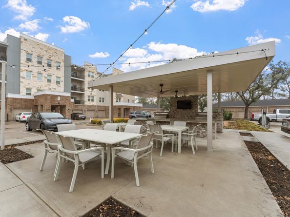 6804 Westview Drive 2201, Houston TX 77055