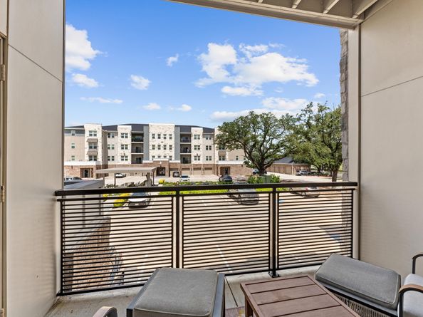 6804 Westview Drive 2201, Houston TX 77055