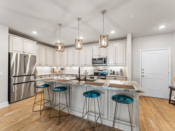 6804 Westview Drive 2201, Houston TX 77055