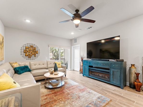 6804 Westview Drive 2201, Houston TX 77055