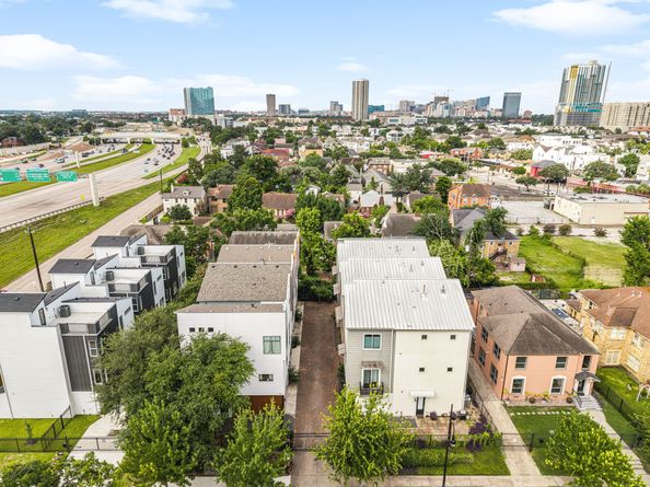 2010 Blodgett Street G, Houston TX 77004