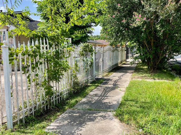 1107 Wooding Street, Houston TX 77011