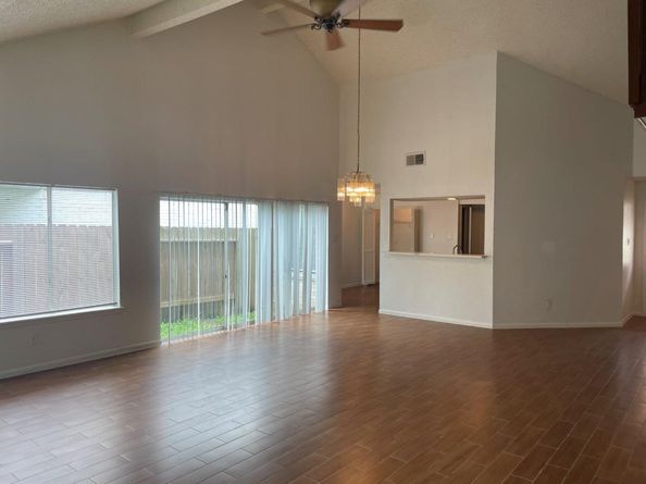 12810 Ashford Knoll Drive, Houston TX 77082