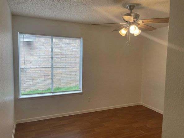 12810 Ashford Knoll Drive, Houston TX 77082