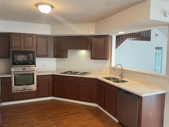 12810 Ashford Knoll Drive, Houston TX 77082