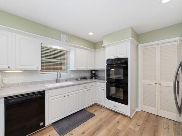 13 Woodhaven Wood Drive, The Woodlands TX 77380