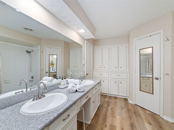 13 Woodhaven Wood Drive, The Woodlands TX 77380