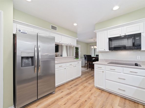 13 Woodhaven Wood Drive, The Woodlands TX 77380