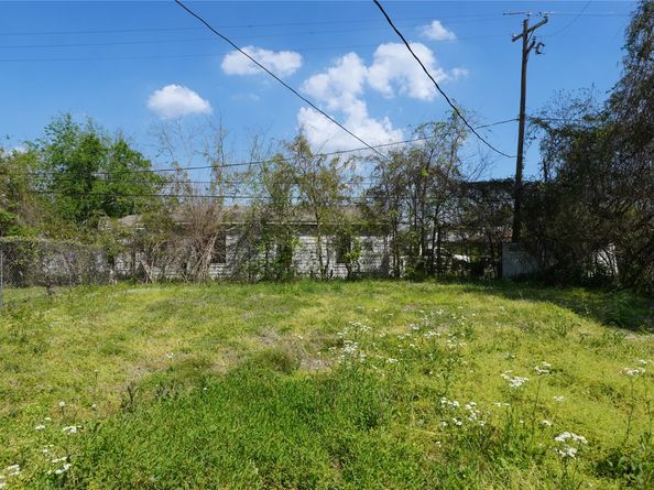 410 Clinton Park Street, Houston TX 77029