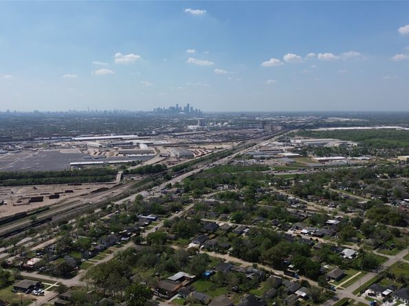 410 Clinton Park Street, Houston TX 77029