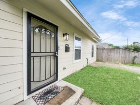 4522 Larkspur Street, Houston TX 77051