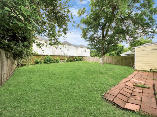 4522 Larkspur Street, Houston TX 77051