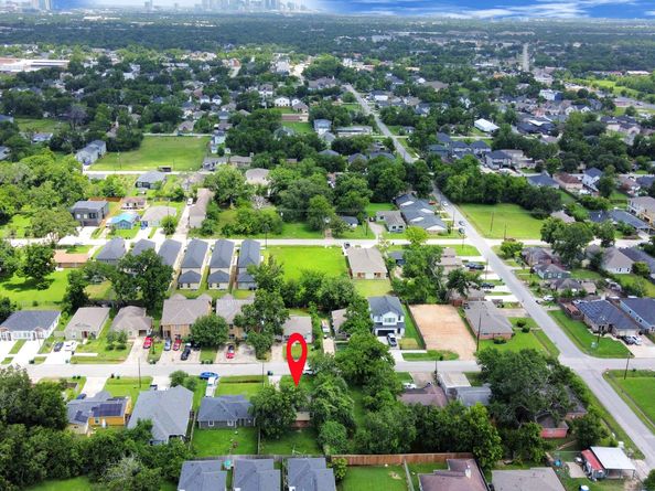 4522 Larkspur Street, Houston TX 77051