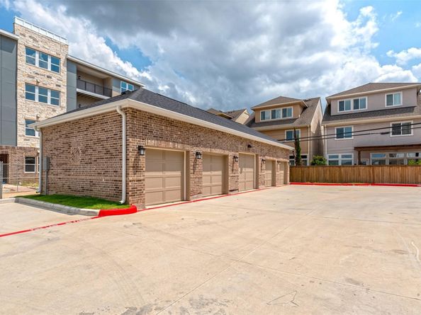 6804 Westview Drive 1407, Houston TX 77055