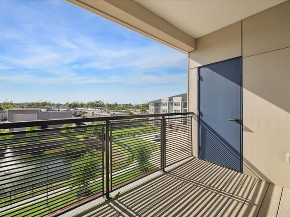 6804 Westview Drive 1407, Houston TX 77055