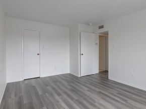 3025 Walnut Bend Lane 37, Houston TX 77042