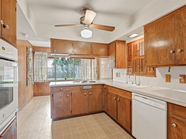 7702 Nairn Street, Houston TX 77074
