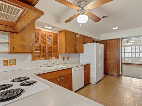 7702 Nairn Street, Houston TX 77074