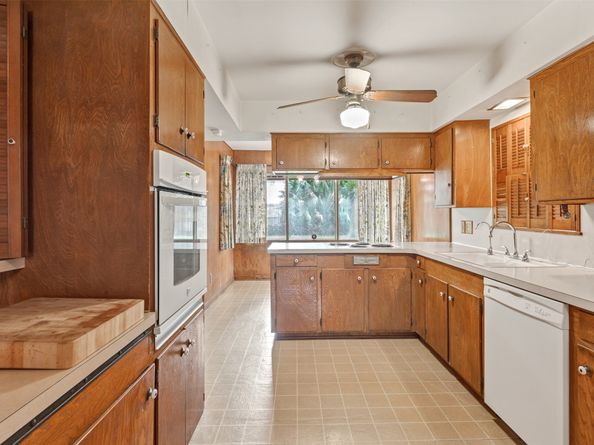 7702 Nairn Street, Houston TX 77074
