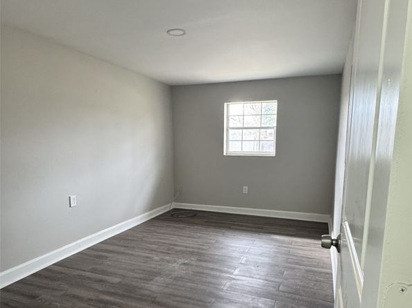 7909 Dixie Drive, Houston TX 77087