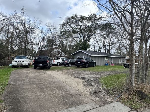 7909 Dixie Drive, Houston TX 77087