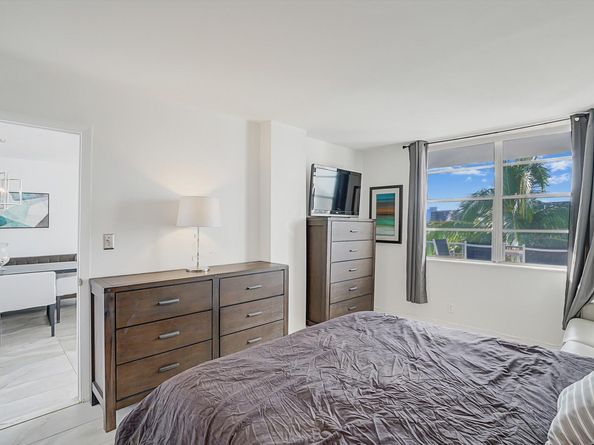 1609 N Riverside Dr 304, Pompano Beach FL 33062