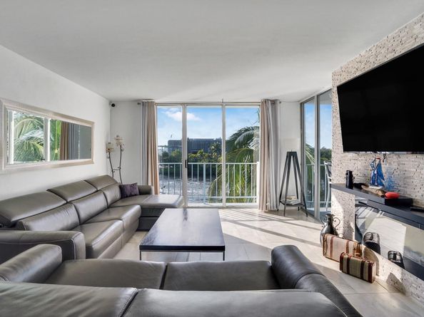 1609 N Riverside Dr 304, Pompano Beach FL 33062