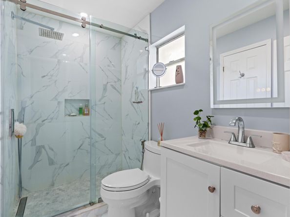 1025 NW 90th Way, Plantation FL 33322