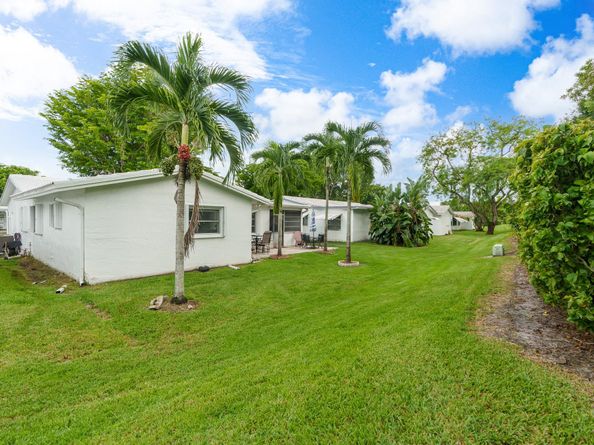 1025 NW 90th Way, Plantation FL 33322