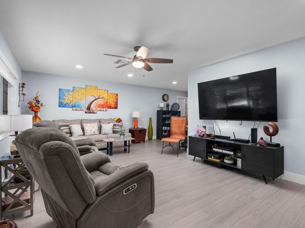 1025 NW 90th Way, Plantation FL 33322