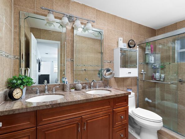 1025 NW 90th Way, Plantation FL 33322