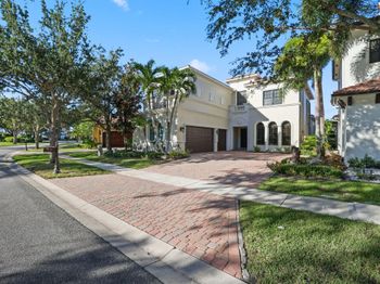 17760 Villa Club Way