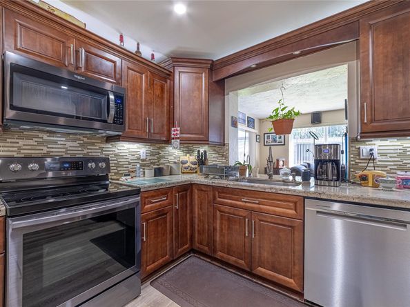 11420 NW 18th St, Pembroke Pines FL 33026
