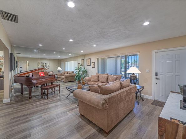 11420 NW 18th St, Pembroke Pines FL 33026