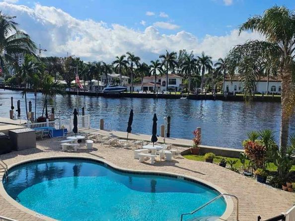 3216 SE 12th St 22, Pompano Beach FL 33062